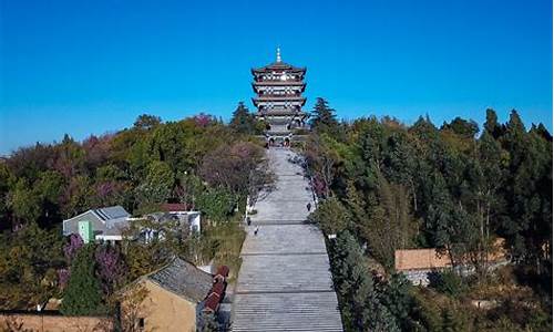 昆明呈贡三台山公园_昆明呈贡三台山公园烈士陵园