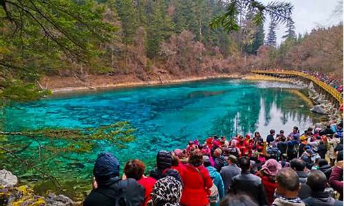 九寨沟的旅游团_九寨沟旅游攻略跟团游价格表一览表最新版